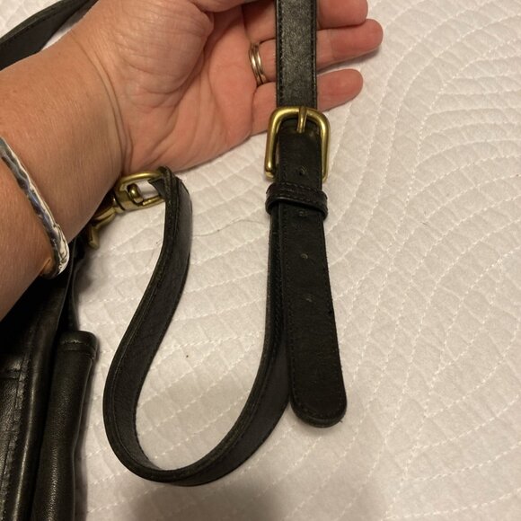 COACH Willis VTG Black Glove-Tanned Leather Brass Trim Crossbody Bag #9927 - Picture 15 of 16